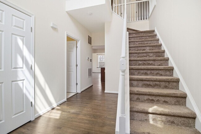 Building Photo - 950 Grouse Pointe Dr