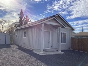 Building Photo - 1444 NW Canyon Dr