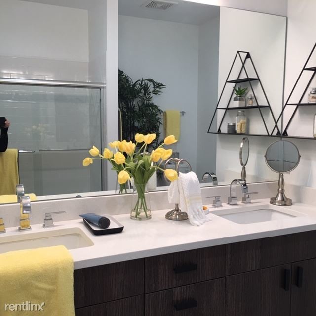 Foto del edificio - 1 br, 1 bath Apartment - Metro on Crown