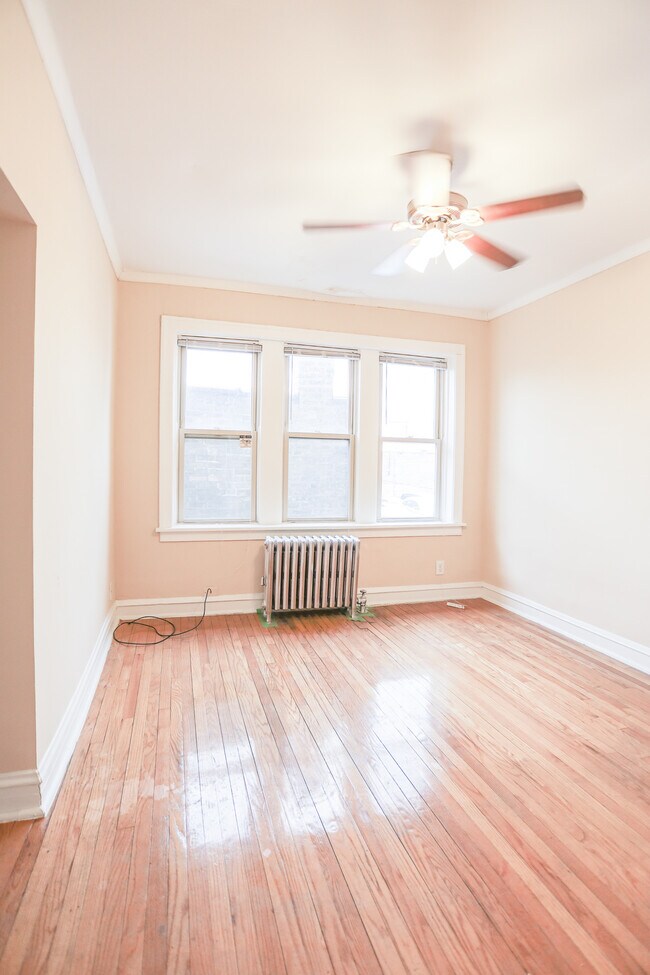 Foto del edificio - 3938 W Roscoe St