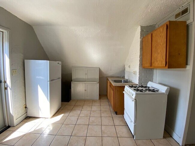 Foto del edificio - ...124 Beck Ave Akron OH 44302 MFH3
