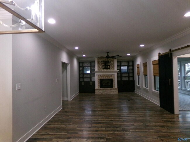 Foto del edificio - 505 Oshaughnessy Ave NE