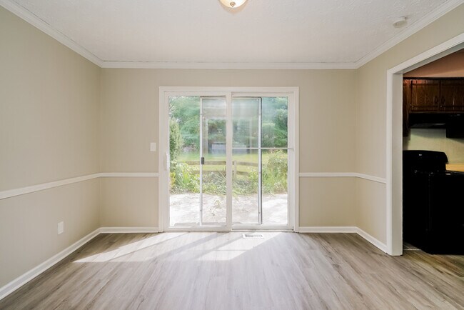 Building Photo - 801 N Peterman Rd