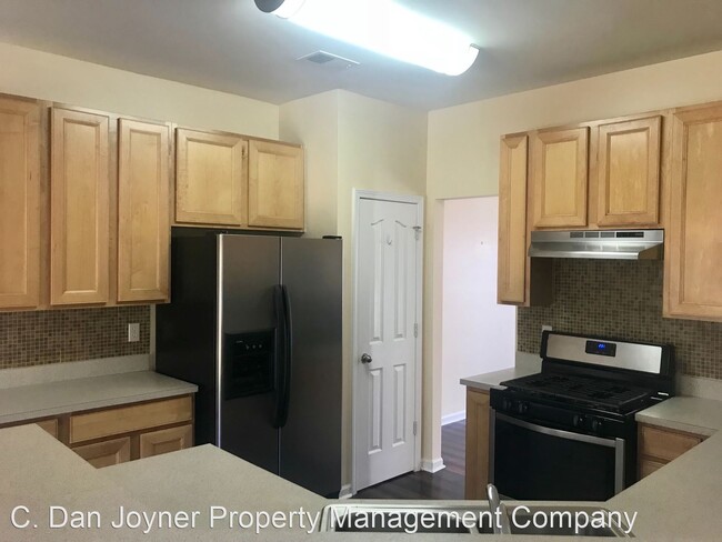 Building Photo - 4 br, 2.5 bath House - 112 Shea Court