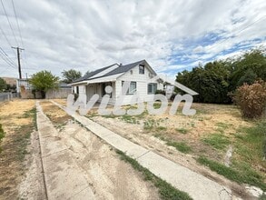 Building Photo - 701 N 20th Ave