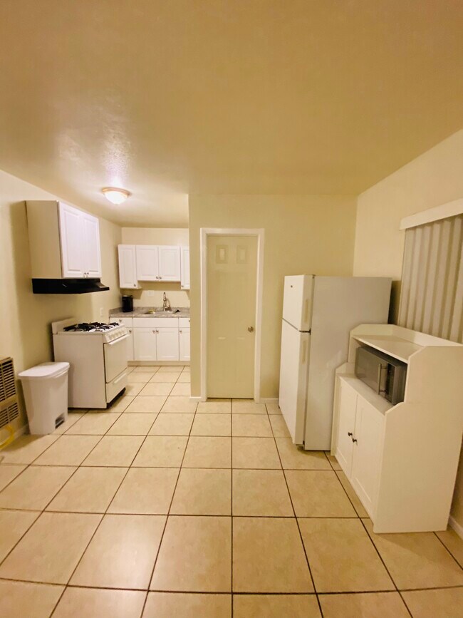 Foto del edificio - 4014 N Foxdale Ave