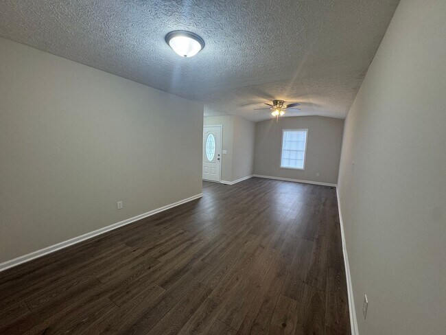 Foto del edificio - Newly Renovated 3BR 2BA home close to GM, ...