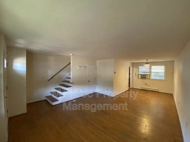 Foto del edificio - 5467 Potomac Dr