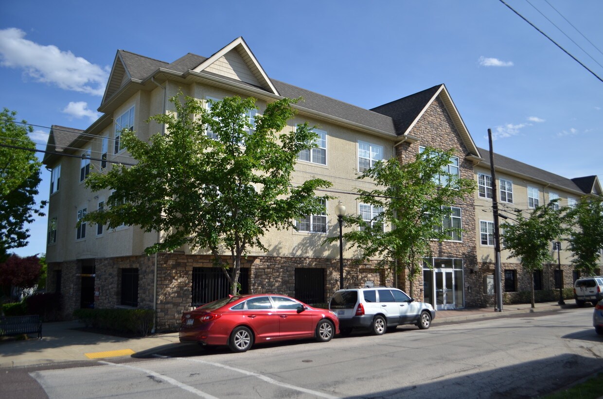 Primary Photo - 821 Harry St