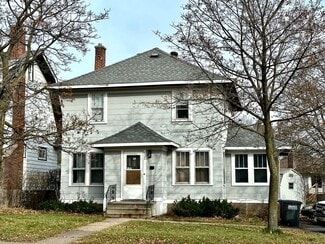 Building Photo - 926 N 19th Ave E