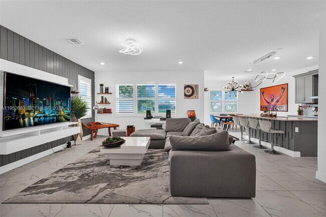 Building Photo - 4091 Pelicano Way