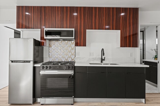 Photo - 111 N Normandie Ave (Los Angeles, CA) Apartment
