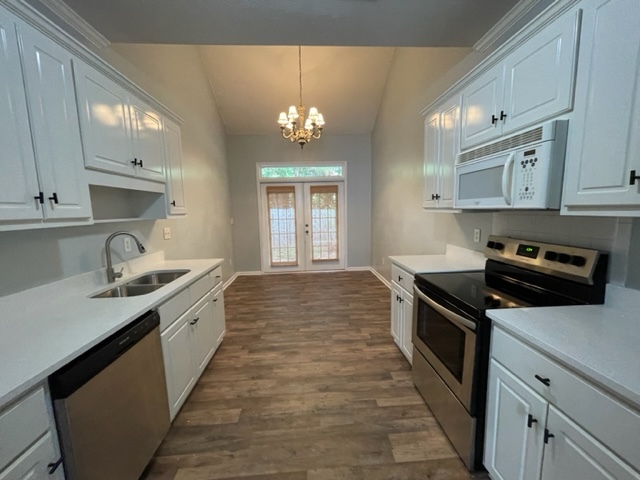 Building Photo - 407 Snead Way