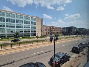 Building Photo - 1912 University Ave W