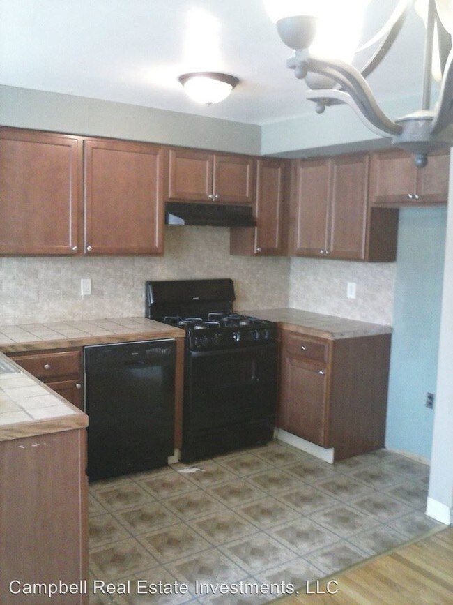 Foto del edificio - 3 br, 1 bath House - 754 Mohawk St.