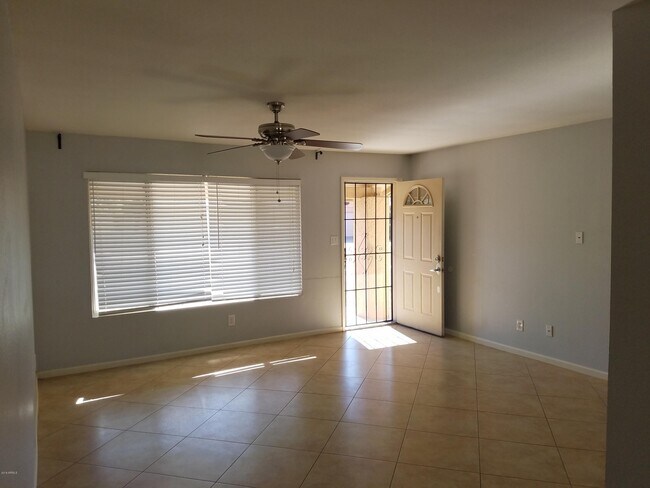 Foto del edificio - 5508 W Libby St