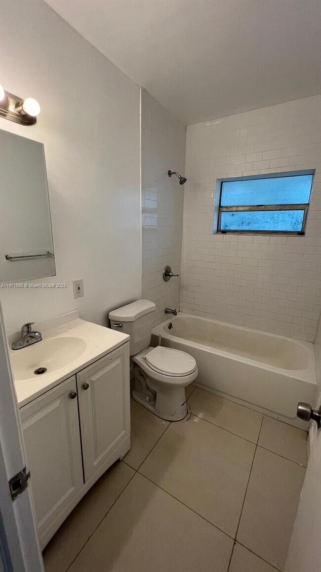Foto del edificio - 2280 NE 172nd St