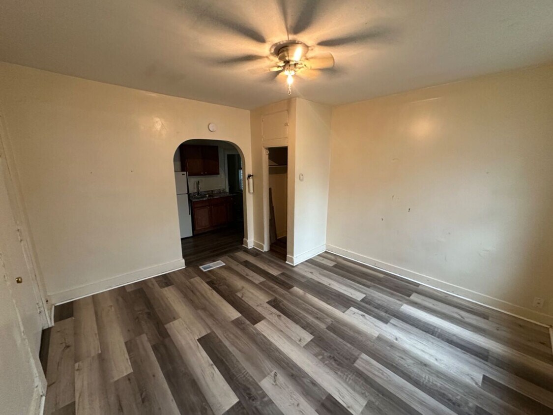 Primary Photo - 235 N 37th St. (3 Unit)
