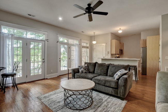 Photo - 715 N 4th St Apartment