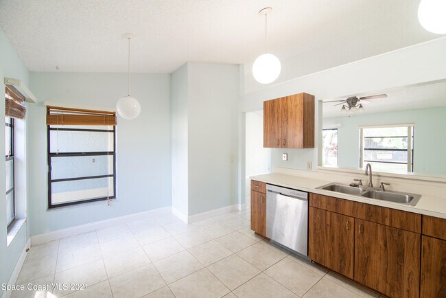 Building Photo - 184 Cinnamon Lake Cir