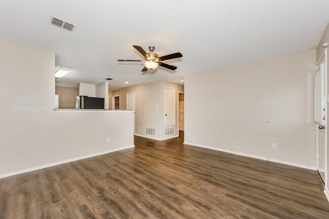 Building Photo - 1329 Castle Ridge Rd