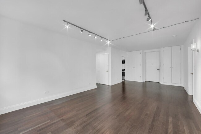 Foto del edificio - 155 W 70th St