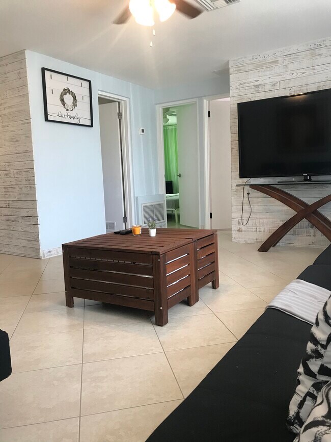 Foto del edificio - 2440 Manasota Beach Rd