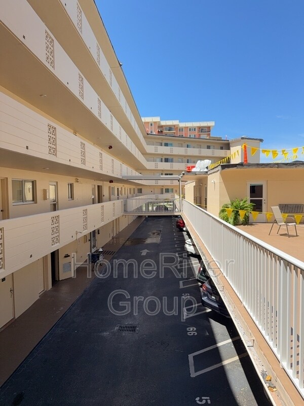 Foto del edificio - 1200 N Shore Dr NE