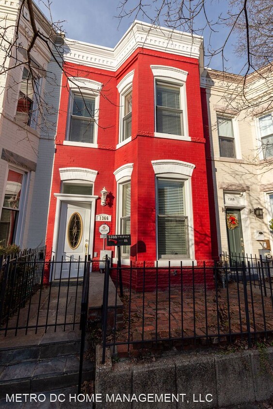 Primary Photo - 3 br, 2.5 bath House - 1366 EMERALD ST NE