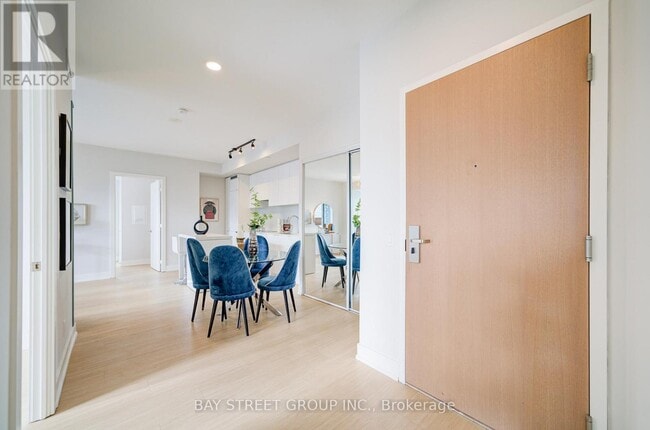 Building Photo - 7 Grenville St