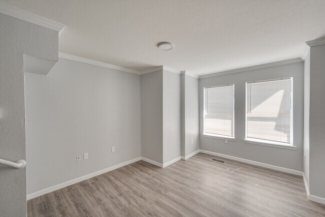 Building Photo - 7866 Bancroft Ave