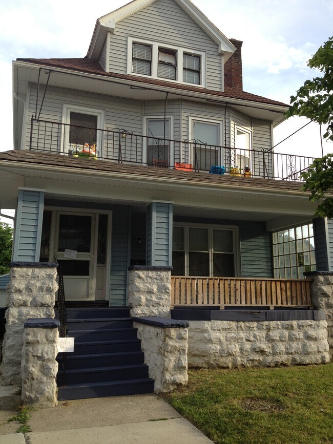 Foto del edificio - 187 Goulding Ave