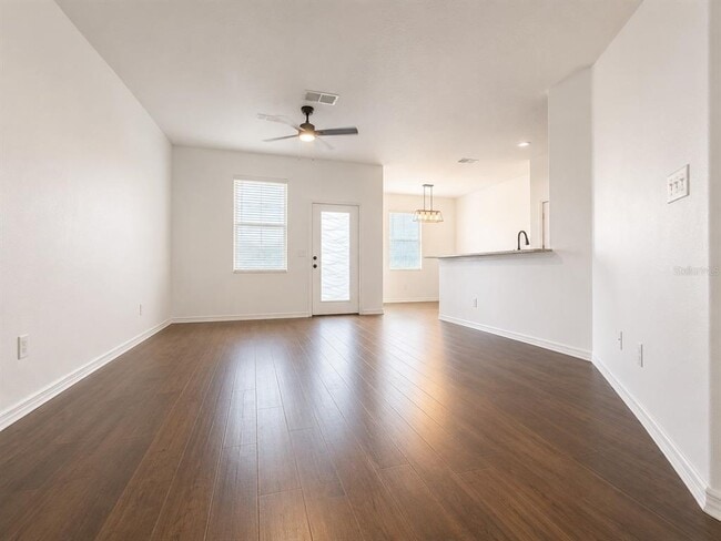 Building Photo - 1241 Priory Cir