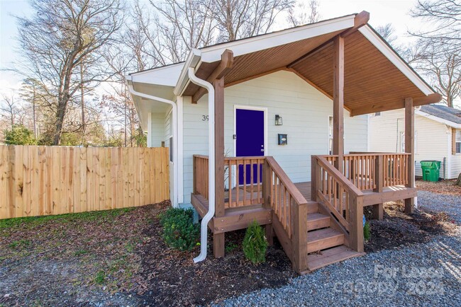 Building Photo - 3920 Bearwood Ave