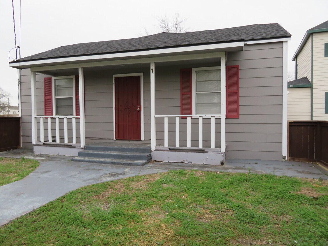 Primary Photo - 617 Dumble St