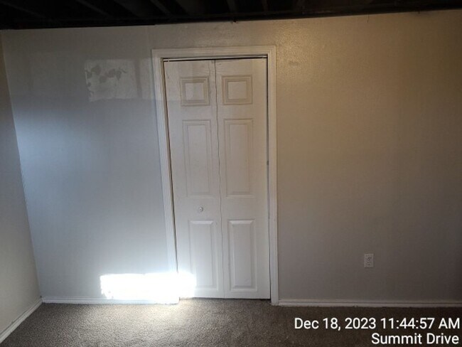 Building Photo - Updated 2BD/1BA with Bonus room