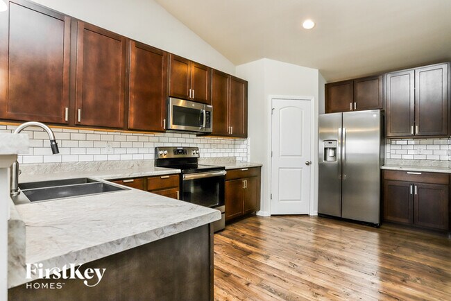 Foto del edificio - 1701 Ridgeway Trl