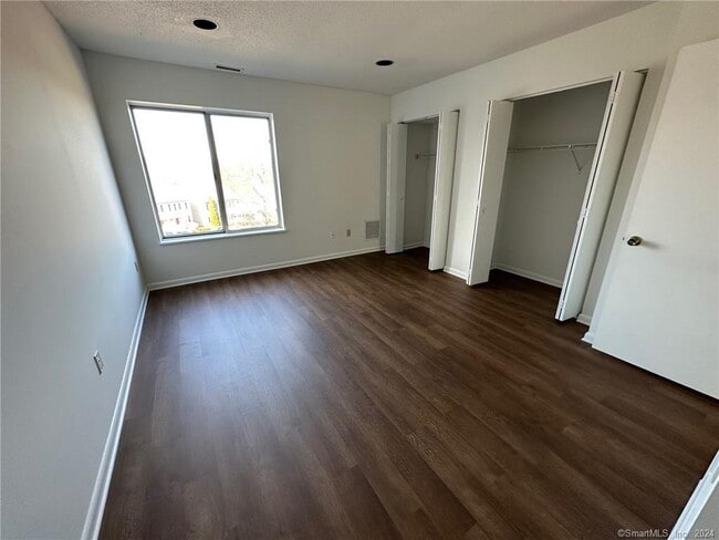 Building Photo - 1423 Quinnipiac Ave