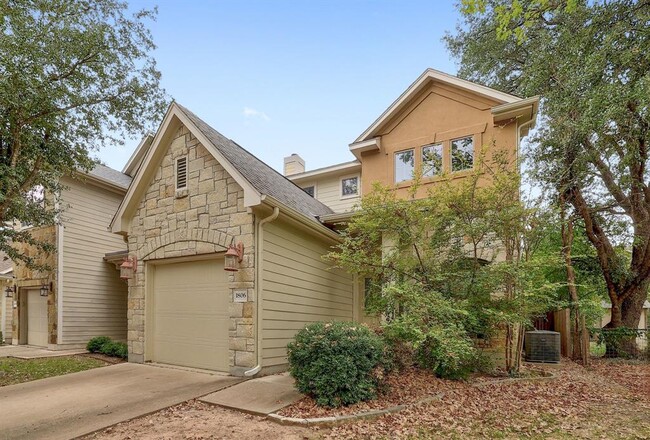 Building Photo - 1806 Crown Dr