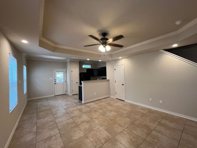 Building Photo - 6854 Lakeview Dr.