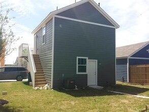 Building Photo - 340 Perry St