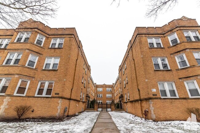 Building Photo - 4845 N Wolcott Ave
