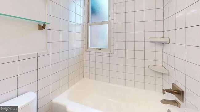 Foto del edificio - 4000 Beecher St NW