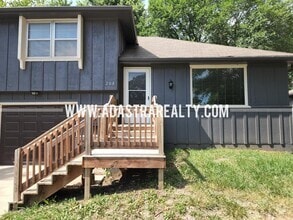 Building Photo - 206 Brookside Dr