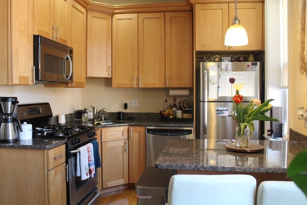 Building Photo - 34 N Bennet St