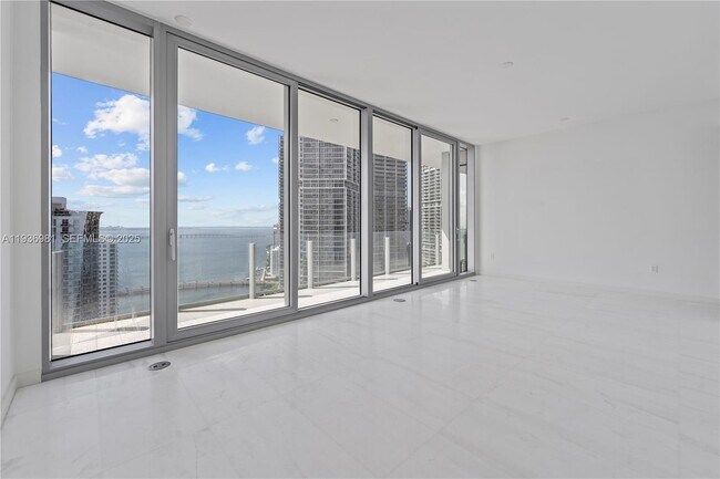 Foto del edificio - 300 Biscayne Blvd Way