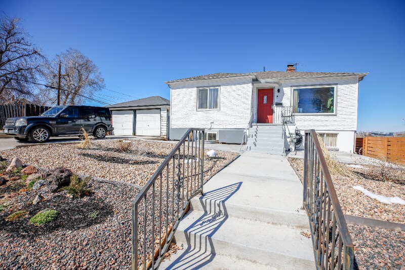 Primary Photo - 3301 W 7th Ave
