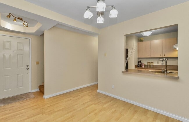 Building Photo - Harbour Point Blvd townhome for rent!