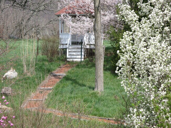 Gazebo on hill - 2054 Mount Tabor Rd