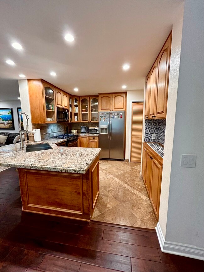 Building Photo - 115 Via Colinas